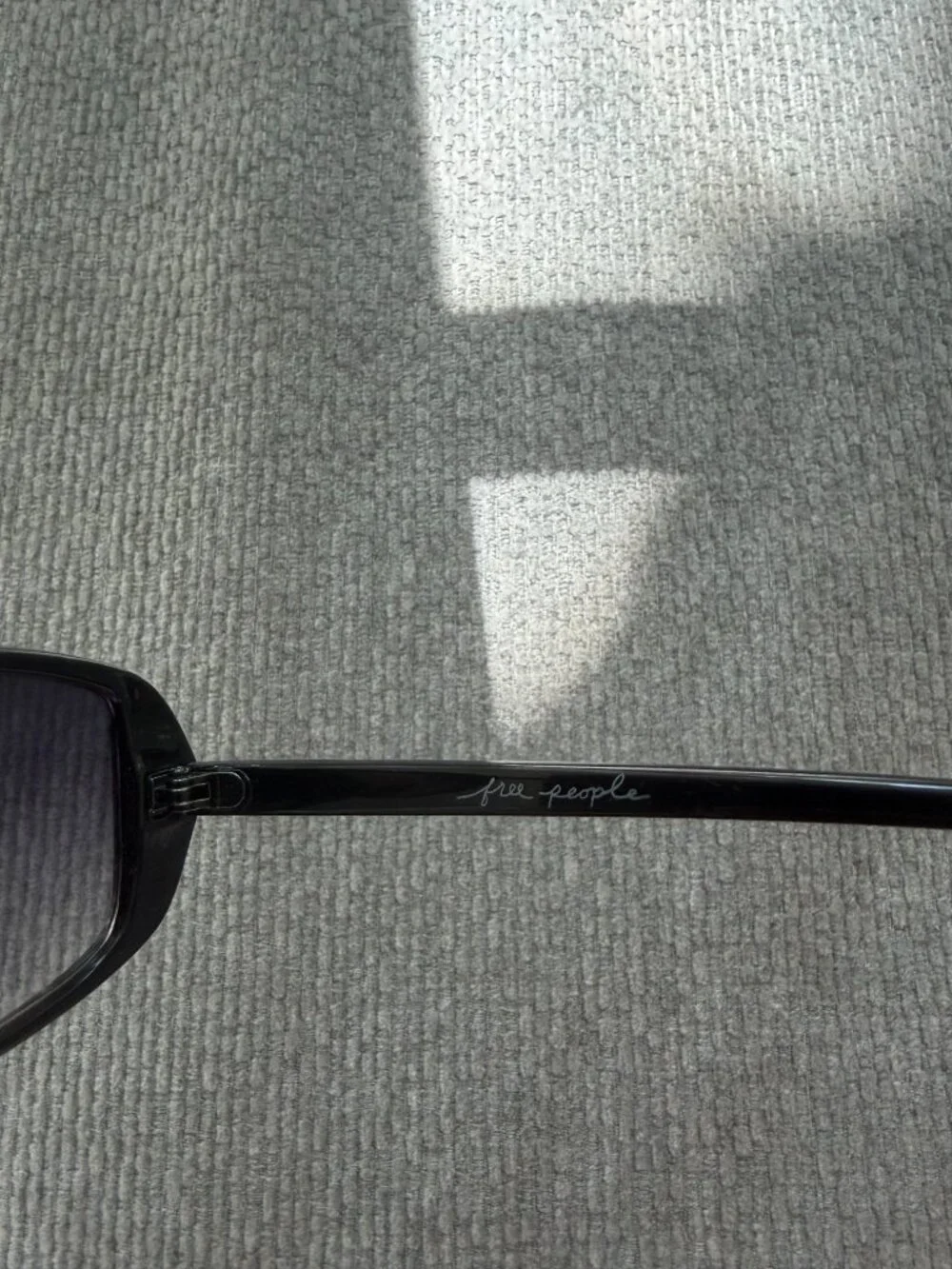 Free People Black Rectangle Sunglasses – Purple Tinted Lenses